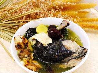 16、当归黄芪乌鸡汤,成品图