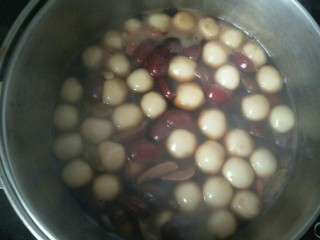 9、红糖汤丸,煮到汤圆浮起来