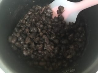 6、红枣豆沙,煮好的红豆