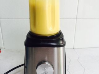 16、芒果香蕉奶昔,30秒完成工作