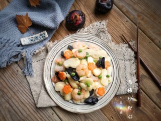 18、马蹄炒虾仁——时令快手养生菜,出锅装盘。