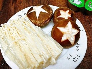 7、一锅炖+海鲜烩锅,金针菇,香菇