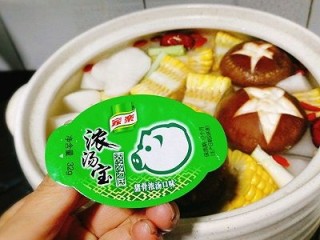 16、一锅炖+海鲜烩锅,加入浓汤宝