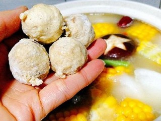 18、一锅炖+海鲜烩锅,香菇丸子,比较耐煮的先加