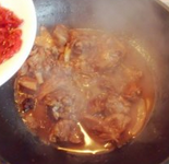 10、姜母鸭 ,出锅前10分钟将洗净的枸杞加入.