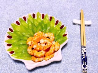 12、蒜蓉西芹炒虾仁,这盘美味看起来是一盘艺术品
