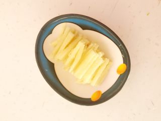 4、超级下饭菜  油焖尖椒,把鲜姜切成丝