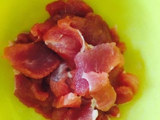 2、茭白炒肉片,肉切片