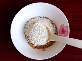 6、奶香南瓜粥,加入糯米