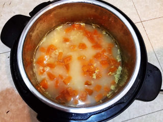 14、奶香南瓜粥,奶香南瓜粥熟了~