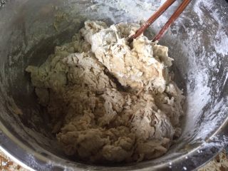 5、红糖馒头,成絮状；