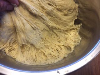 8、红糖馒头,发酵至两倍大，打开里面是蜂窝状的；