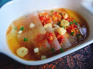 11、暖胃剁椒辣蒸萝卜汤,萝卜透明的,特别好吃!加上有辣味,还能去寒意