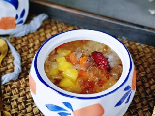 12、银耳莲子红枣汤,滋补营养羹汤，美容养颜佳品，女性要长喝呦～