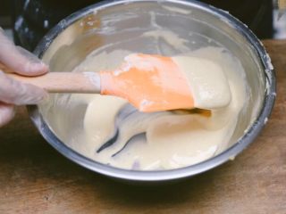 13、蒸蛋糕,最后蛋黄糊的状态