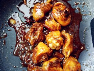 7、可乐鸡块,直到汤汁粘稠收尽，盛出即可