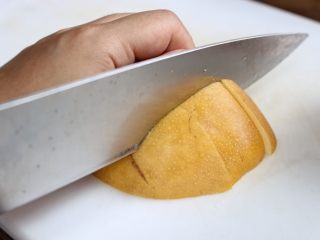 4、秋梨膏,所有梨子切丁,去核