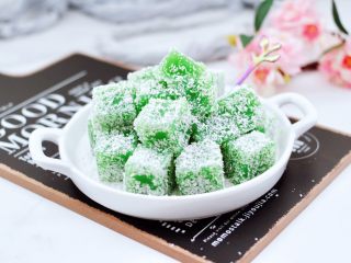 13、椰蓉黄瓜冻,清新爽口又超好吃。