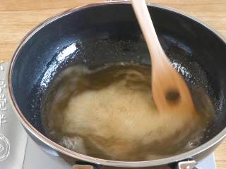 7、花生酥36m+（宝宝辅食）,不停搅拌，搅拌，搅拌...直到粘稠...