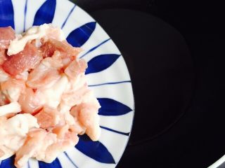 10、干煸有机花菜,放入猪肉