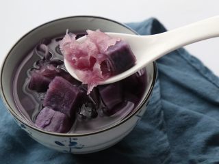 13、紫薯银耳羹,完成。