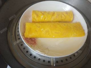13、磷虾蛋卷,放入蒸锅蒸十分钟