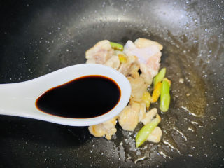 10、小鸡炖蘑菇粉条,烹入一勺老抽