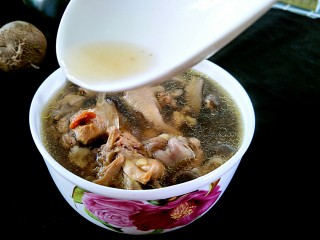 14、花菇炖鸡汤????,哈哈哈，香喷喷的鸡汤来啦。