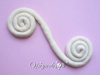 3、菊花馒头,两端反方向的卷起来（呈S型状）