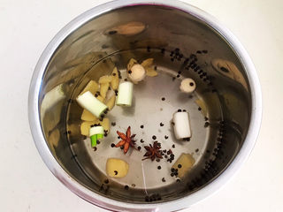 7、爆炒牛肚,炒出香味