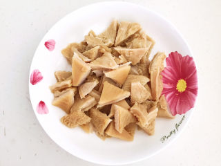 13、爆炒牛肚,切成小片