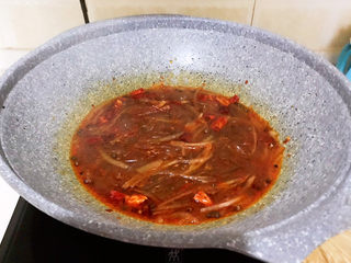 19、酸辣土豆粉,调匀即可