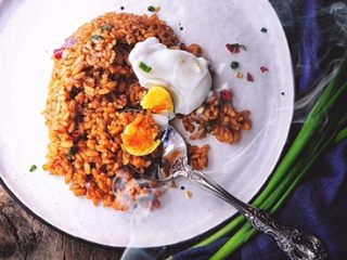 14、十分钟无油又过瘾的 香辣酱油炒饭/拌饭,我还加了个蛋一起吃