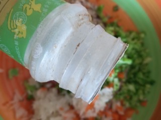 8、十味+蛋黄酱彩蔬蒸肉蛋,胡椒粉