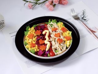 15、鸡胸肉时蔬沙拉,再来一张诱惑你。