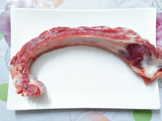 5、香芋蒸排骨,买一条新鲜的前排骨回来！