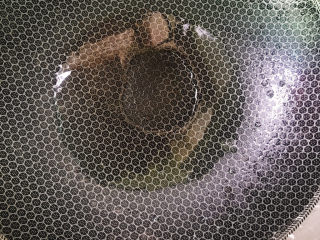 6、洋葱炒牛肉,热锅冷油