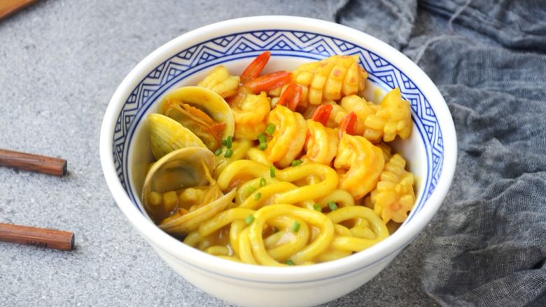 咖喱海鲜乌冬面