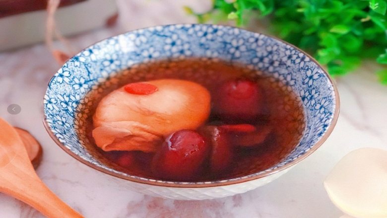 红枣桂香鸡蛋糖水不用化妆让你黄气散红润来