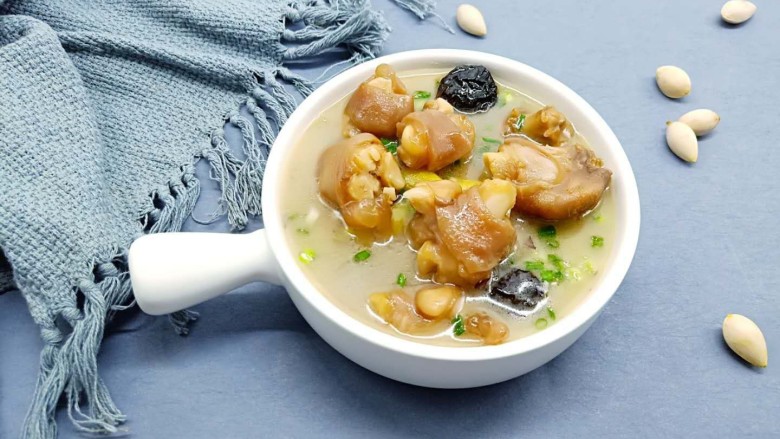 冬季暖身汤白果炖羊蹄