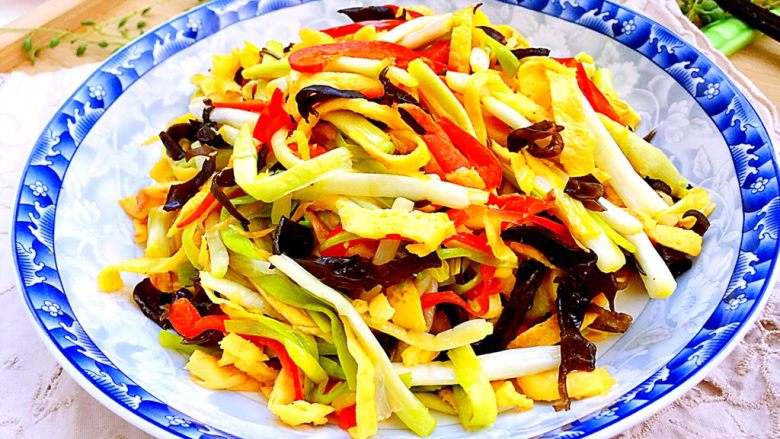 十分钟快手菜系列冬日里的美味蒜黄炒三丝