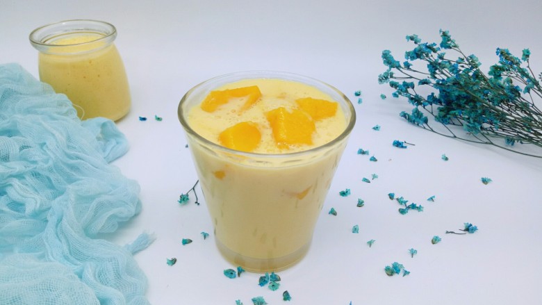 冬喝暖饮夏吃冰健康低卡芒果酸奶昔