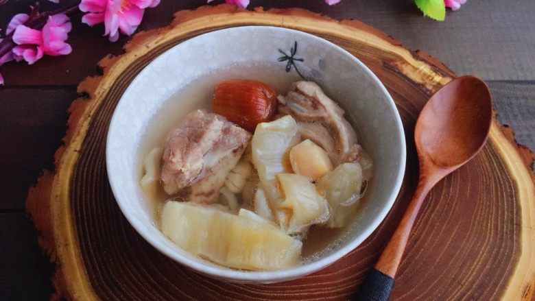 瑶柱花胶猪骨汤附花胶泡发