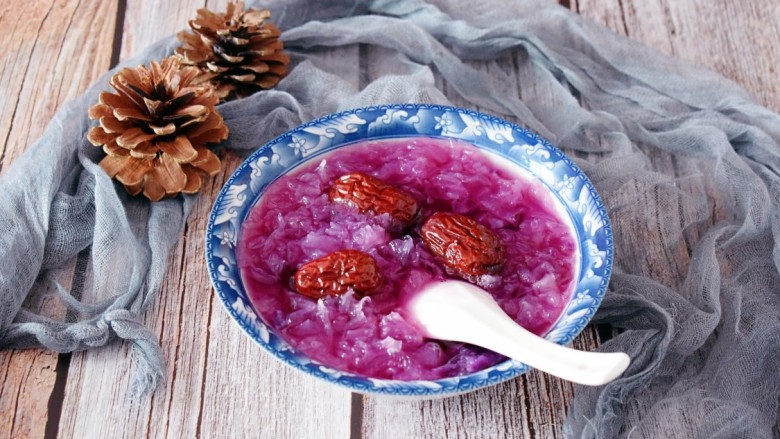 紫薯红枣银耳汤电饭煲版