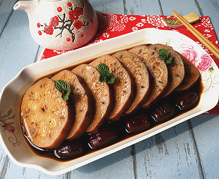 为家乡菜爆灯红枣糯米藕