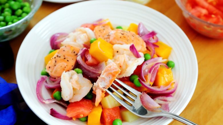 百变水果三文魚虾仁芒果沙拉