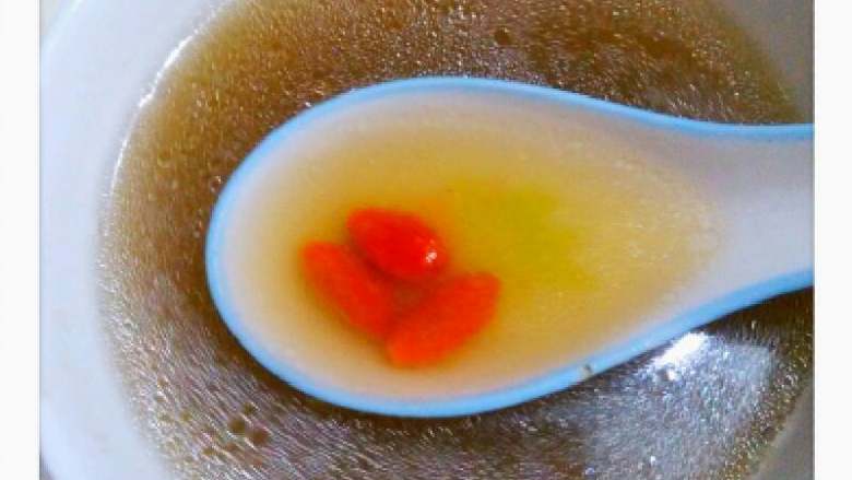 红枣枸杞鲫鱼汤