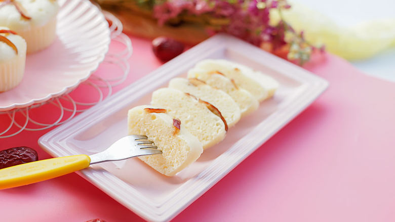 不用揉面懒人快手发糕辅食10M牛奶红枣发糕