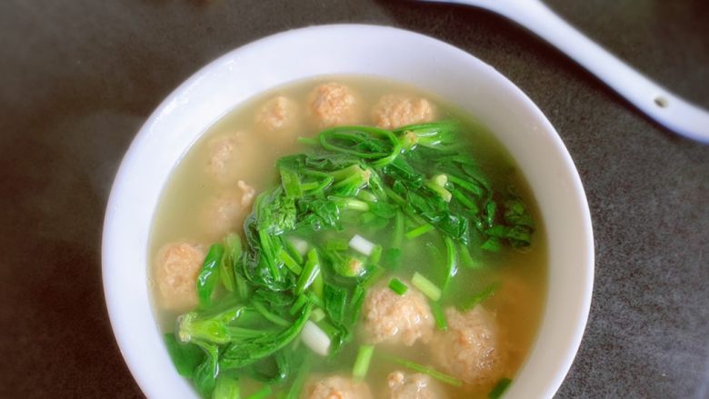 菠菜丸子汤