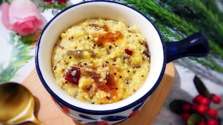 食膳养生粥系列の桃胶藜麦红枣红糖小米粥